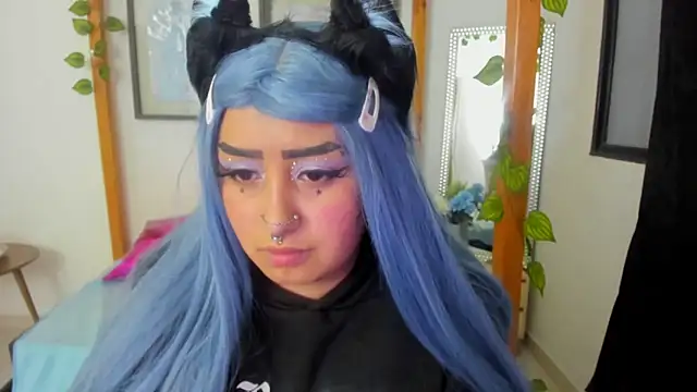 lussyevans24 online show from March 20, 4:29 am