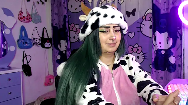 lussyevans24 online show from October 28, 6:06 am