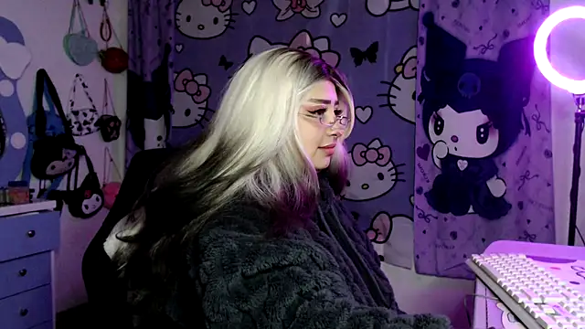 lussyevans24 online show from March 21, 4:28 am