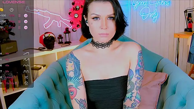 Snapshot of My_toys_pink chatting on January 9, 9:58 pm My toys pink online show from January 9, 9:58 pm