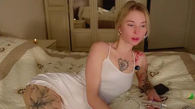 blondy room online show from December 21, 5:31 pm