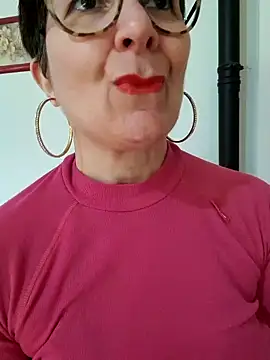 Snapshot of Viola8p chatting on March 5, 10:33 am Viola8p online show from March 5, 10:33 am