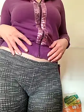 Snapshot of Viola8p chatting on March 7, 12:13 pm Viola8p online show from March 7, 12:13 pm