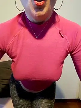 Snapshot of Viola8p chatting on March 15, 3:18 pm Viola8p online show from March 15, 3:18 pm