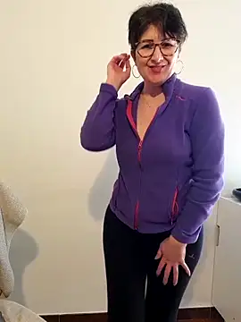 Snapshot of Viola8p chatting on March 16, 10:08 am Viola8p online show from March 16, 10:08 am