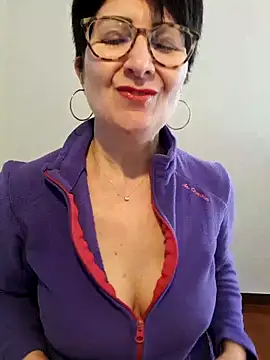 Snapshot of Viola8p chatting on March 23, 9:57 am Viola8p online show from March 23, 9:57 am