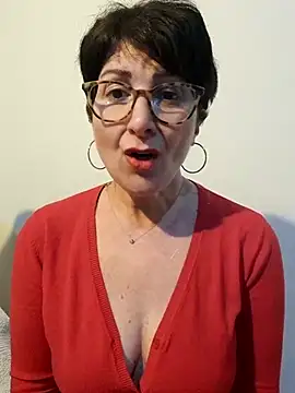 Snapshot of Viola8p chatting on March 26, 4:45 pm Viola8p online show from March 26, 4:45 pm