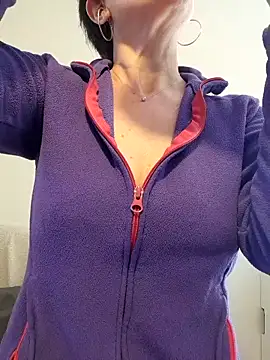 Snapshot of Viola8p chatting on March 27, 10:48 am Viola8p online show from March 27, 10:48 am