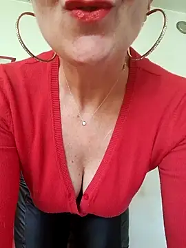 Snapshot of Viola8p chatting on March 28, 9:31 am Viola8p online show from March 28, 9:31 am