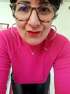 Snapshot of Viola8p chatting on March 31, 12:05 pm Viola8p online show from March 31, 12:05 pm