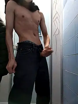 Snapshot of Dennis_2024 chatting on October 27, 9:41 pm Dennis 2024 online show from October 27, 9:41 pm