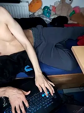 Snapshot of Dennis_2024 chatting on October 28, 11:29 pm Dennis 2024 online show from October 28, 11:29 pm