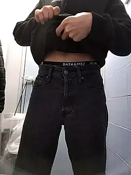 Snapshot of Dennis_2024 chatting on December 4, 6:01 am Dennis 2024 online show from December 4, 6:01 am