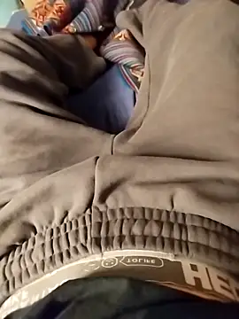 Snapshot of Dennis_2024 chatting on December 15, 8:57 pm Dennis 2024 online show from December 15, 8:57 pm