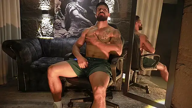 Snapshot of DannSaenz chatting on January 18, 1:31 am DannSaenz online show from January 18, 1:31 am