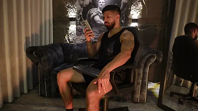 Snapshot of DannSaenz chatting on February 6, 1:58 pm DannSaenz online show from February 6, 1:58 pm