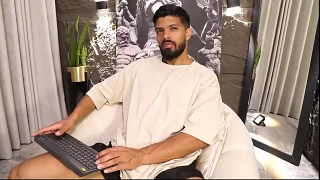 Snapshot of DannSaenz chatting on March 24, 11:15 am DannSaenz online show from March 24, 11:15 am