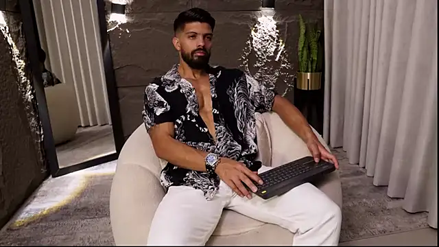 Snapshot of DannSaenz chatting on April 8, 1:22 pm DannSaenz online show from April 8, 1:22 pm