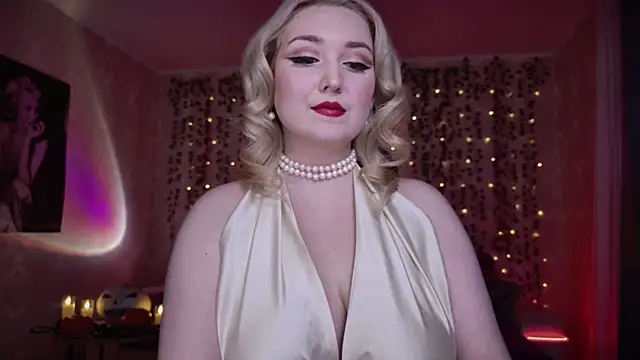 AllisonBlack  online show from October 31, 8:21 pm