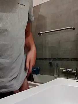 Snapshot of bossofpanty94 chatting on February 23, 9:16 pm bossofpanty94 online show from February 23, 9:16 pm