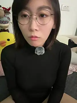 Snapshot of Ashepova000 chatting on January 13, 12:13 pm Ashepova000 online show from January 13, 12:13 pm