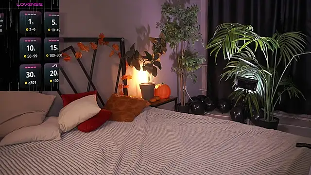 LindaThacker online show from November 27, 4:25 am