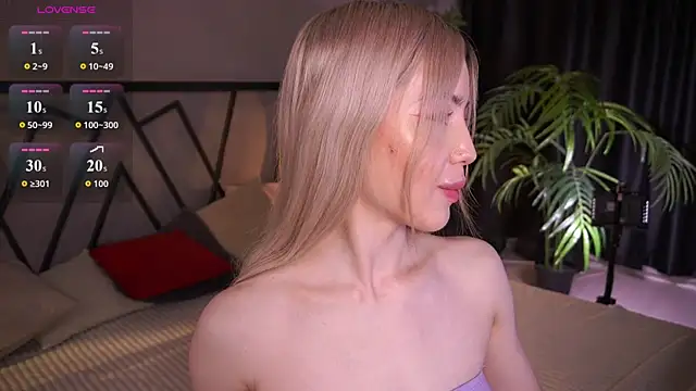 LindaThacker online show from April 10, 4:28 am