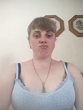 Snapshot of CoddessCrystal chatting on May 30, 2:03 pm CoddessCrystal online show from May 30, 2:03 pm