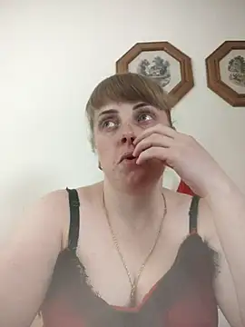 Snapshot of CoddessCrystal chatting on May 31, 1:07 pm CoddessCrystal online show from May 31, 1:07 pm