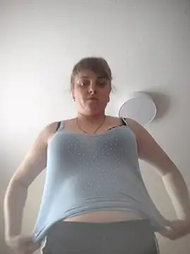 Snapshot of CoddessCrystal chatting on June 3, 12:52 pm CoddessCrystal online show from June 3, 12:52 pm