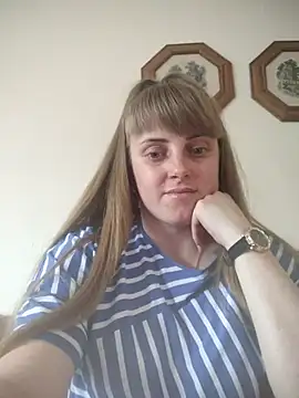 Snapshot of CoddessCrystal chatting on June 6, 2:22 pm CoddessCrystal online show from June 6, 2:22 pm