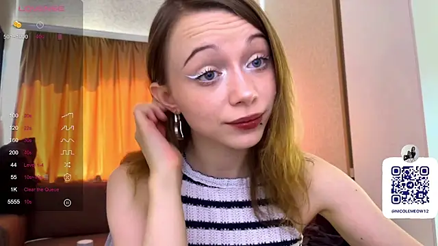 Snapshot of _SofiaBrown chatting on May 6, 11:04 am SofiaBrown online show from May 6, 11:04 am