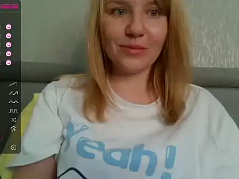 Snapshot of urbadkitty chatting on March 17, 7:02 am urbadkitty online show from March 17, 7:02 am