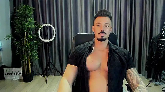 HaydenSpearss online show from February 20, 1:44 pm