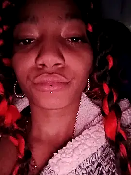 Laanegraofficial  online show from December 13, 9:20 pm