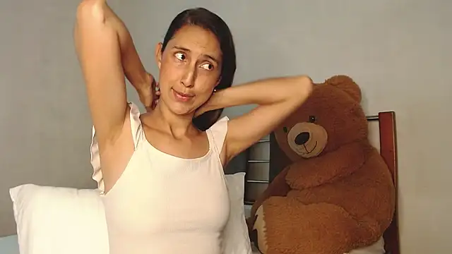 Snapshot of aleja_rythm chatting on July 10, 10:01 pm aleja rythm online show from July 10, 10:01 pm