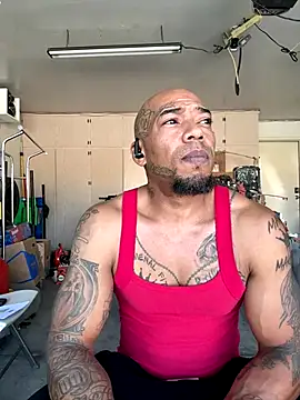 Snapshot of athephenomenal1 chatting on September 17, 12:23 am athephenomenal1 online show from September 17, 12:23 am