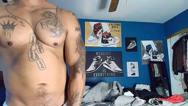 Snapshot of athephenomenal1 chatting on November 3, 2:40 pm athephenomenal1 online show from November 3, 2:40 pm