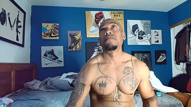 Snapshot of athephenomenal1 chatting on November 6, 2:51 pm athephenomenal1 online show from November 6, 2:51 pm