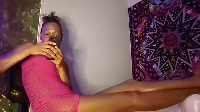 Snapshot of C0ffeecoolatte chatting on March 30, 2:12 am C0ffeecoolatte online show from March 30, 2:12 am