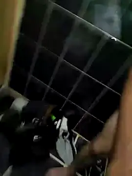 Rober2230 online show from December 2, 3:26 am