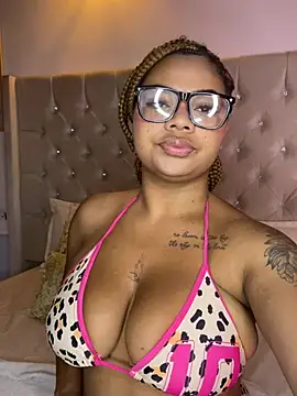 Snapshot of Eloisa_cleavage_ chatting on July 18, 10:08 am Eloisa cleavage online show from July 18, 10:08 am