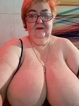 Snapshot of Awn290668 chatting on December 24, 6:17 pm Awn290668 online show from December 24, 6:17 pm