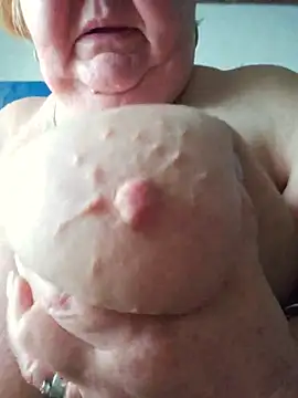 Snapshot of Awn290668 chatting on July 5, 3:23 am Awn290668 online show from July 5, 3:23 am