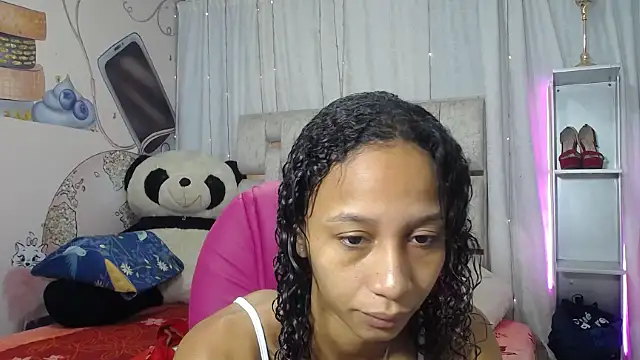 EMMA SWEETT1 online show from December 22, 12:35 pm