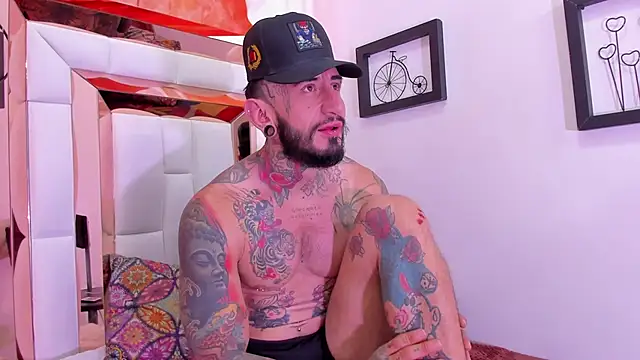 dilan scootk  online show from April 11, 7:29 pm