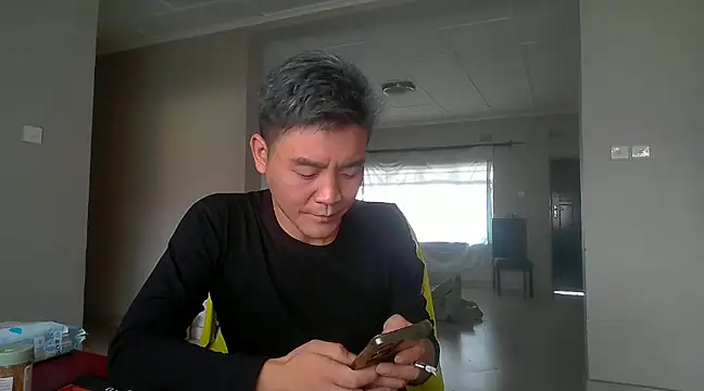 kisstoyousoon2024 online show from January 1, 8:24 am