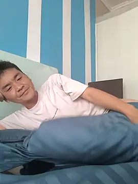 kisstoyousoon2024 online show from March 12, 1:30 pm