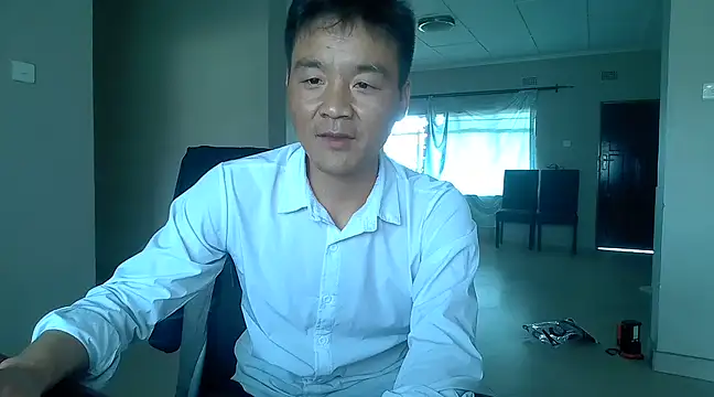 kisstoyousoon2024 online show from March 15, 12:34 pm