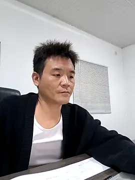 kisstoyousoon2024 online show from September 17, 7:37 pm